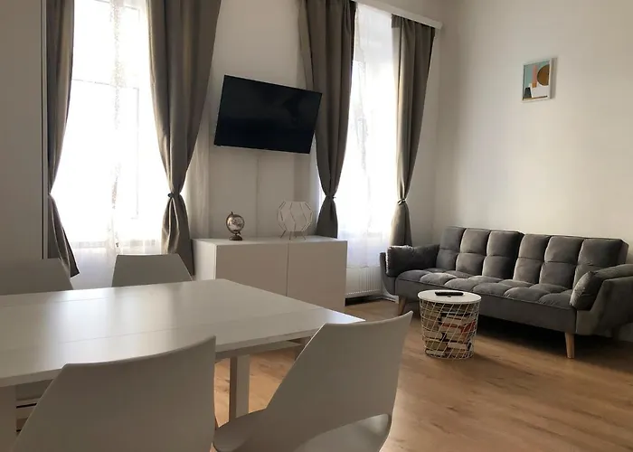 Central Apartment Near Subway Station 2