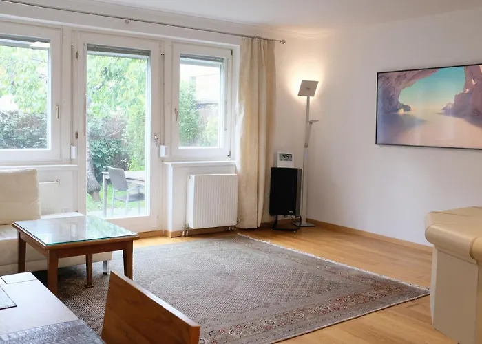 Town House Near Metro & Vienna City Center