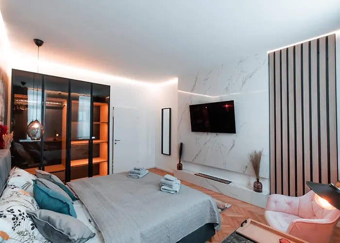 Petit Luxe Apartment