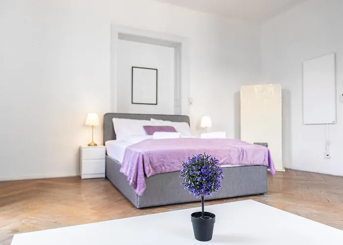 Cozy 2Br Apt. Near Akh Hospital-Ideal For Longstay