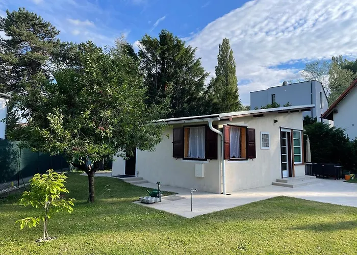 Garden Bungalow Danube