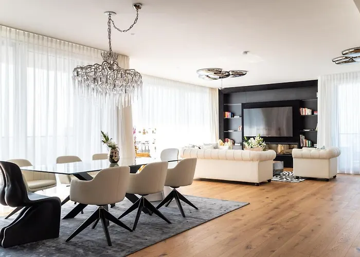 Exclusive 2Br Skyline Penthouse By Hm