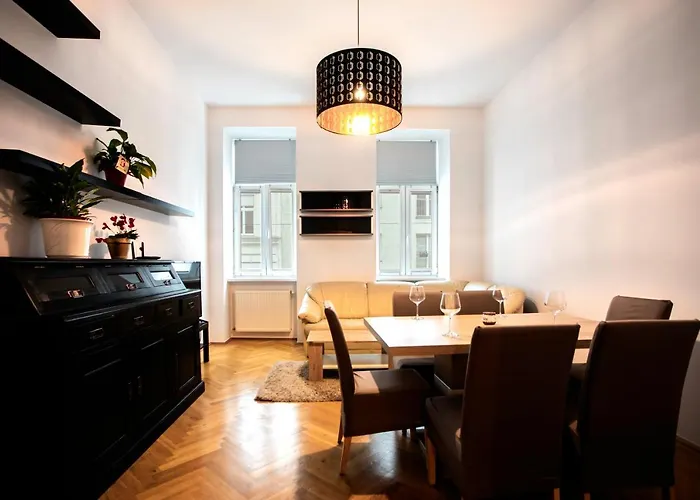 3-Bedroom Apartment In Central Vienna