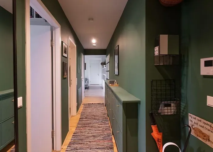 Dream Apartment - Central And Quiet With Ac And Free Parking Garage