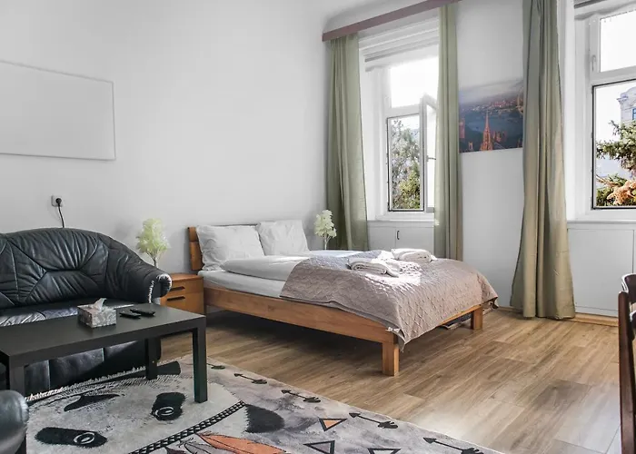 Cozy 1Br Apt. Near Millenium Tower & Danube River