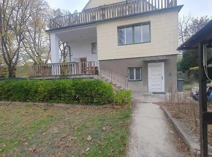 Breathtaking Shared Villa Near Danube River /W Garden And Parking