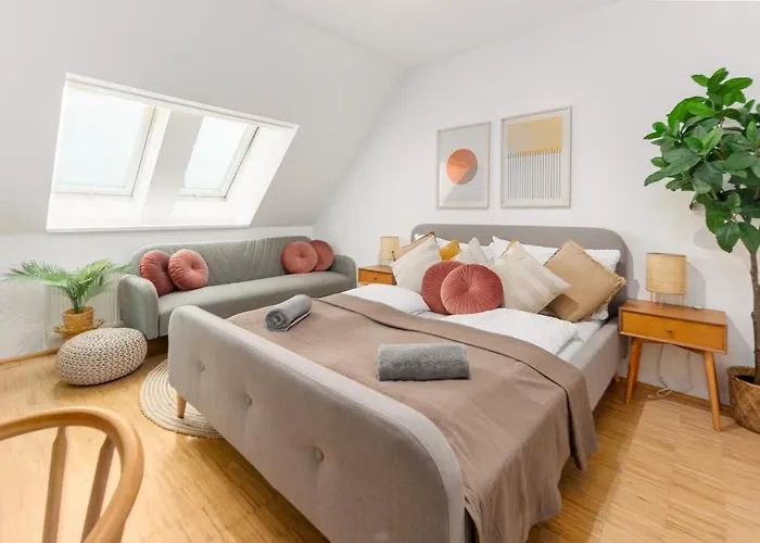 Penthouse, 3 Separate Bedrooms, 2 Min To U6 Nussdorfer Strasse