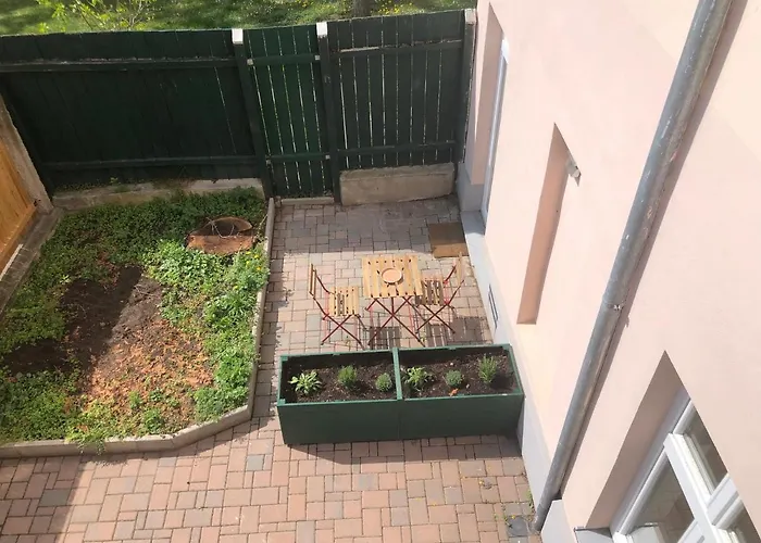 2 Zimmer Apartment Mit Terrasse! Schoenbrunn-Naehe