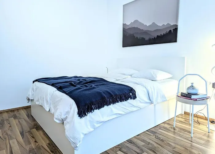 Cozy ROOM in the Lassallestraße 13!
