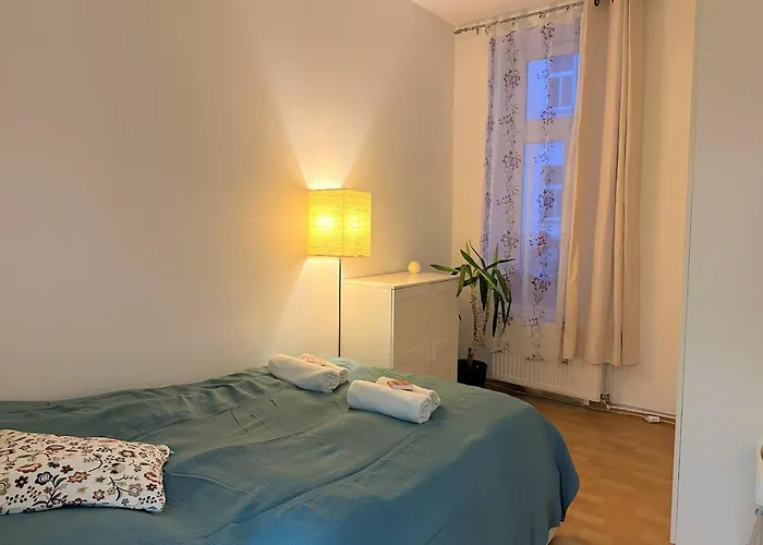 Cosy & Quiet In 17Th District