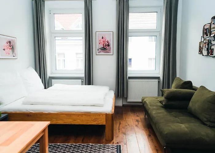 Wonderful, Modern City Center Apartment