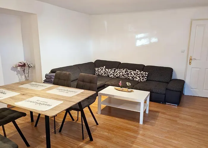 Private Lowerground Floor Apartment In Schoenbrunn /W Free Parking