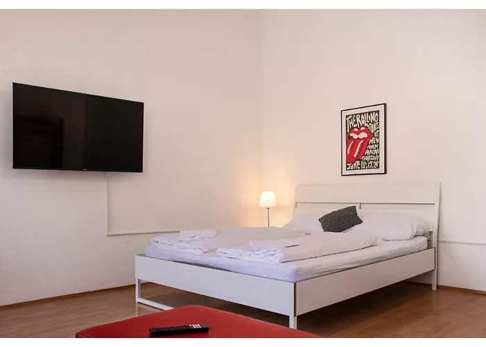 Viennese 3Br Apt. Near Wiener Stadthalle & Central