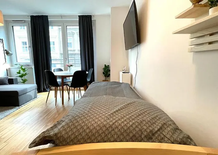 New I Stylish I Modern I Cozy