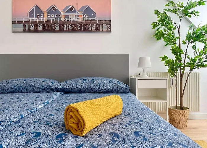 Rooftop Apartment With Free Parking & Balcony & Ac