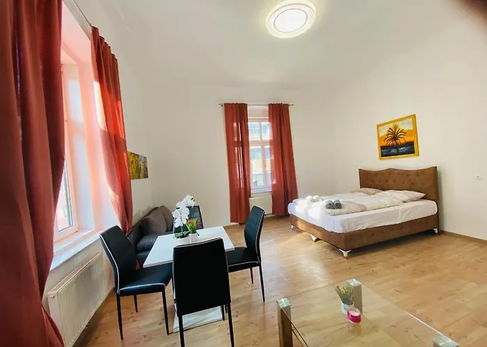 Quad-Room Near Prater Stern