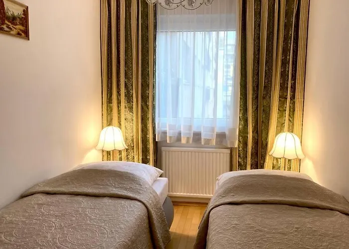 Near Vic Austria Center, 90Sqm, 3Br, Lr, Kitchen, 6Min To Vic, 10Min To City U1