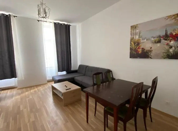 Niceapartmenthollergasse 8