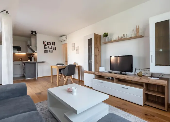 Gruene Ruhelage, 20 Minuten Ins Zentrum Und Parkgarage