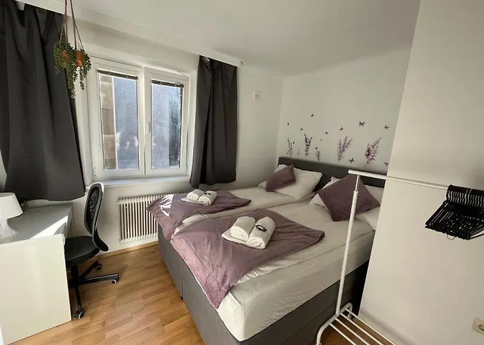 *Luxurious And Spacious Family Apartment*