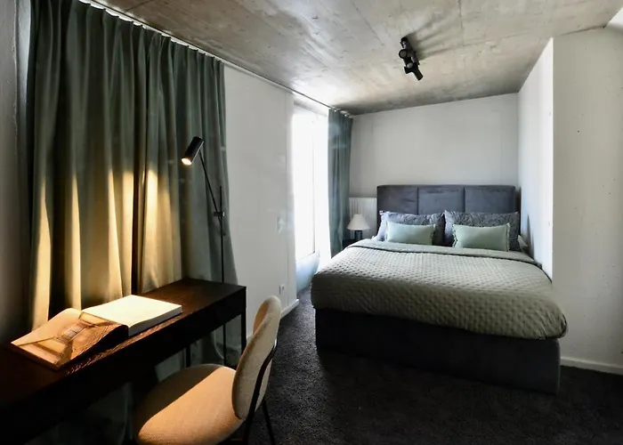 High End Attic Flat In The City Centre