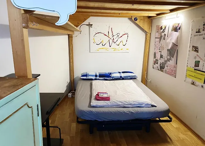Fro-Media - Room - Backside - Community Space -