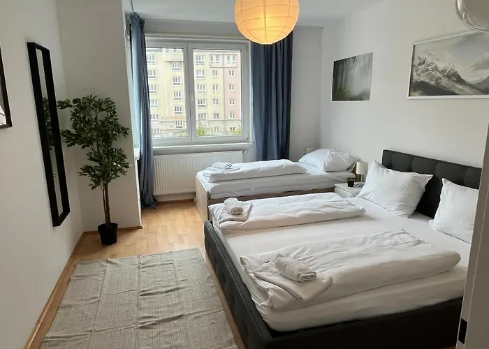Cool Schoenbrunn Apt 2Br