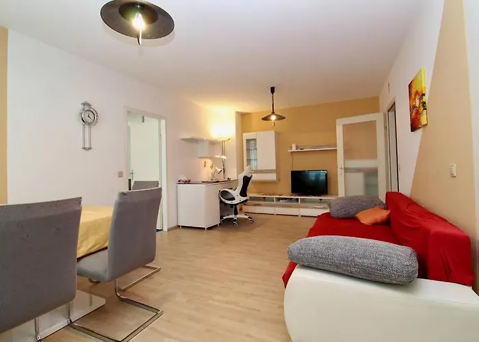 Cozy Apartment Free Parking