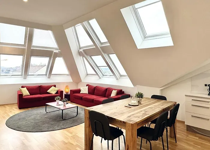 Spacious Penthouse In Favoriten