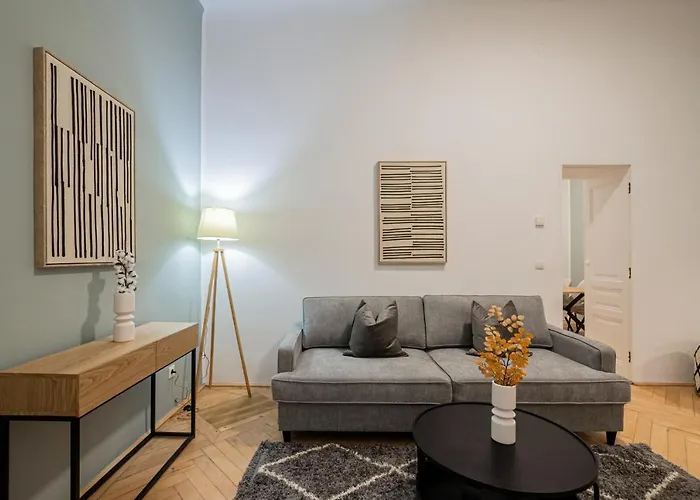 Charming Apt Perfect For 4-6 Tram, Self-Checkin