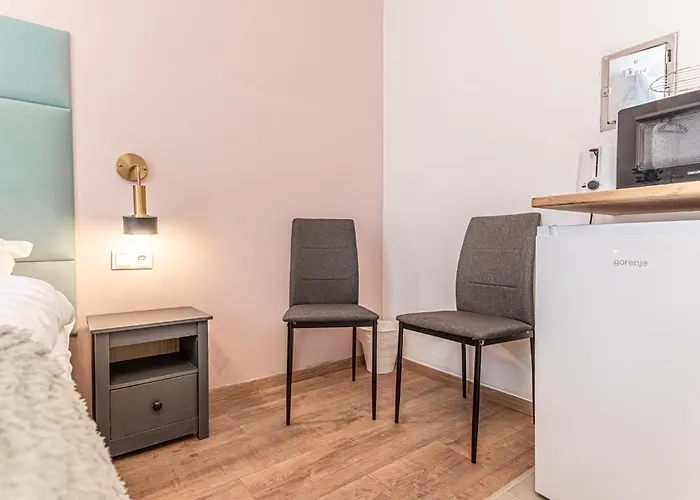 Queen Bed Central Studio Near Westbahnhof