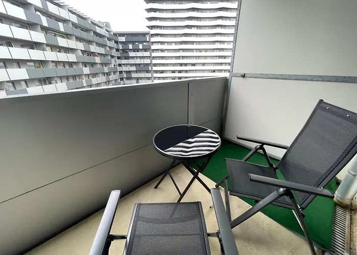 Spacious 1Br Apartment With Balcony Above Citygate Shopping Complex With Metro Access