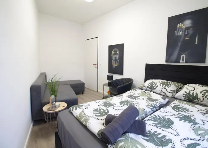 Zx Triple Room In Meidling