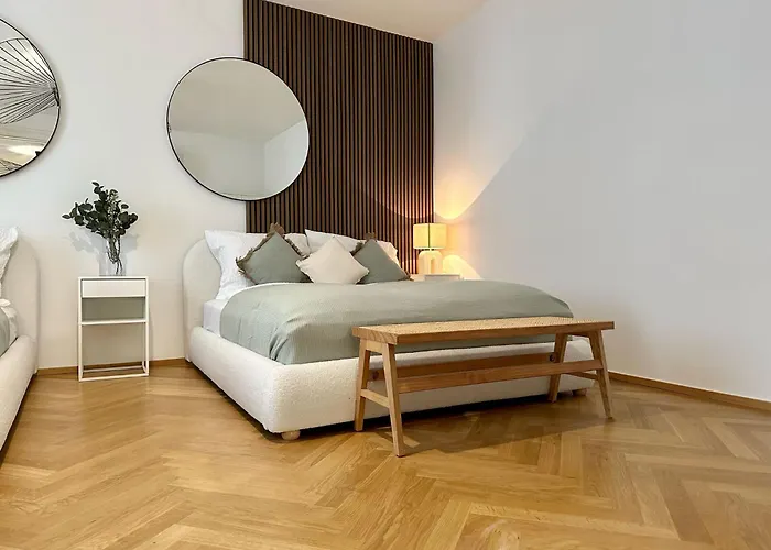 Designer Apartment Near Main Station