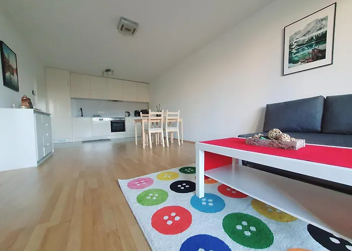 Near Lake One Bedroom Cute Apartment