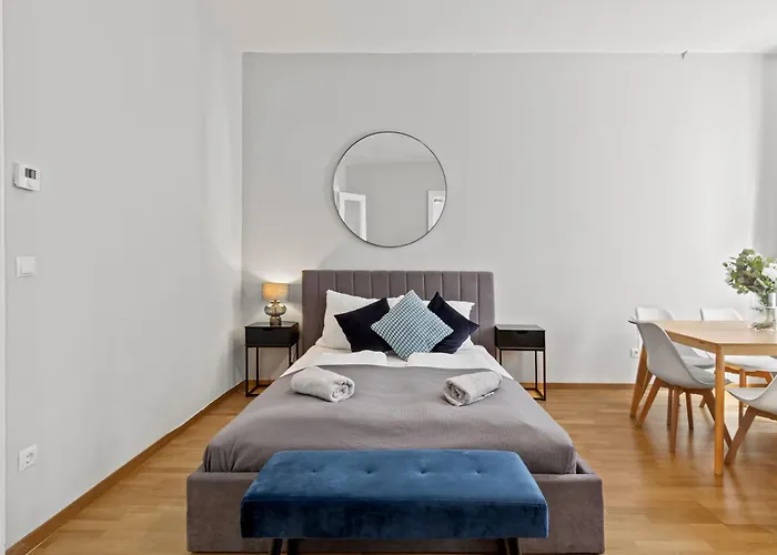Three Bedrooms - 69 M² - 4 Min To U4 Metro Station