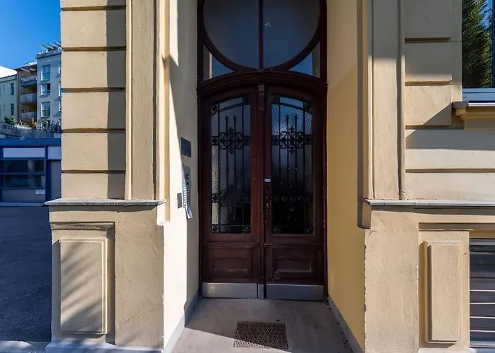 Sleek 1Br Flat Near Center By Hm