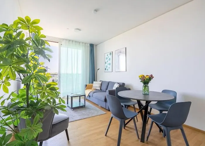 Hm • Modern 1Br Vista At Danube