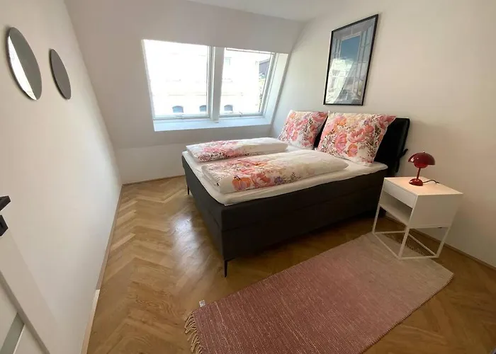 Central & Modern In Trendy Area L Hg22