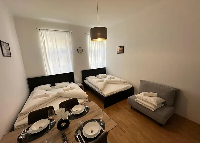 Cozy-5-Person Apartment In Vienna 5