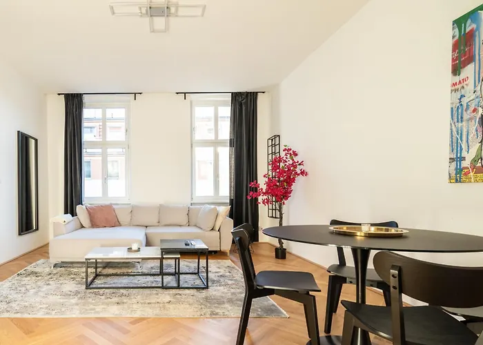 Rochus Stylish Stays