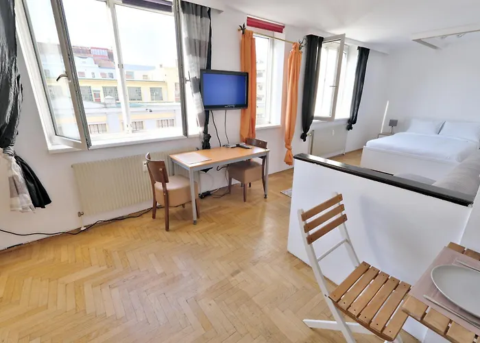 Schoenbrunn Apartment