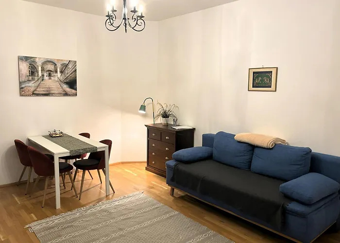 Casa Nostra - Ruhige Stadtwohnung Mit Balkon