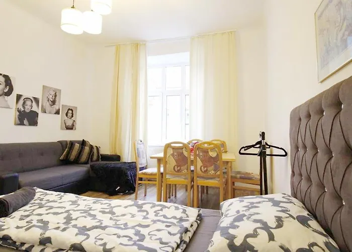Comfortable Rooms Near Schoenbrunn Palace