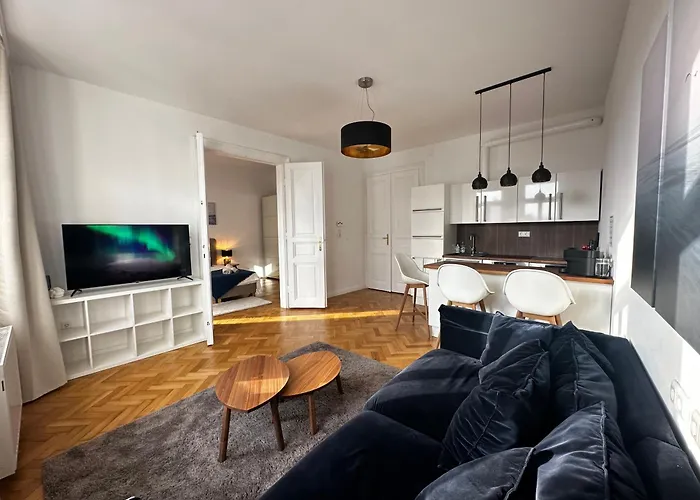 Luxury 3 Bedroom Apartment Near Schoenbrunn Palace