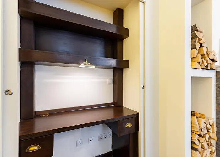 Luxury 2 Bedroom Apartment With King-Size Beds
