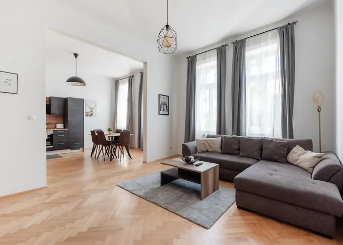 Zentrale Lage Mit Direkter Anbindung Ans Zentrum