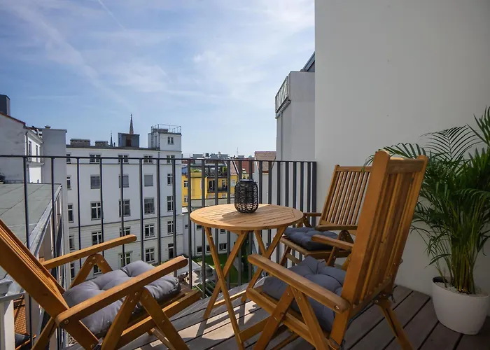 Bright Stylish Apartment With A Balcony In A Top Location