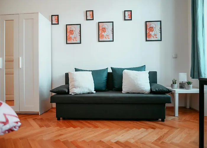 Raimond Apartment Top 12