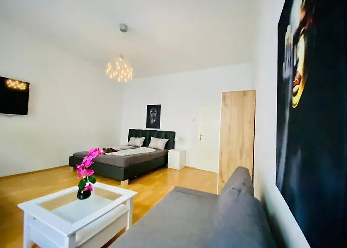 Family Apartment Th8 8